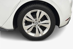 valkoinen Volkswagen ID.3 2021 kuva 11.