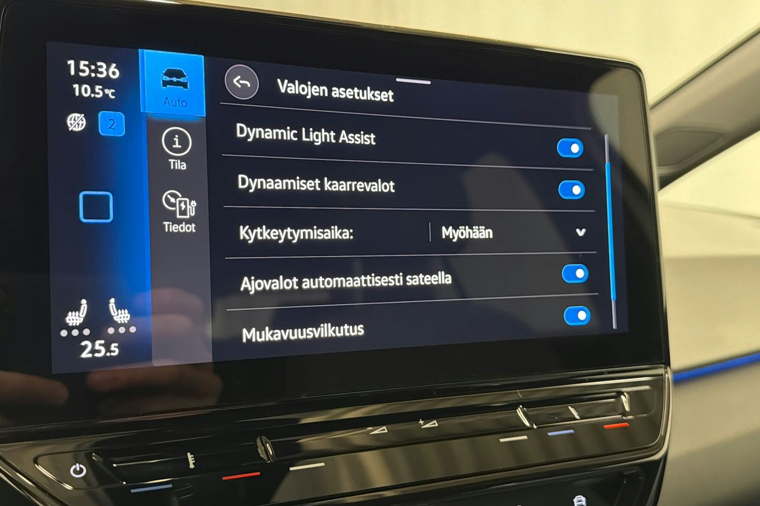 valkoinen Volkswagen ID.3 2021 kuva 17.