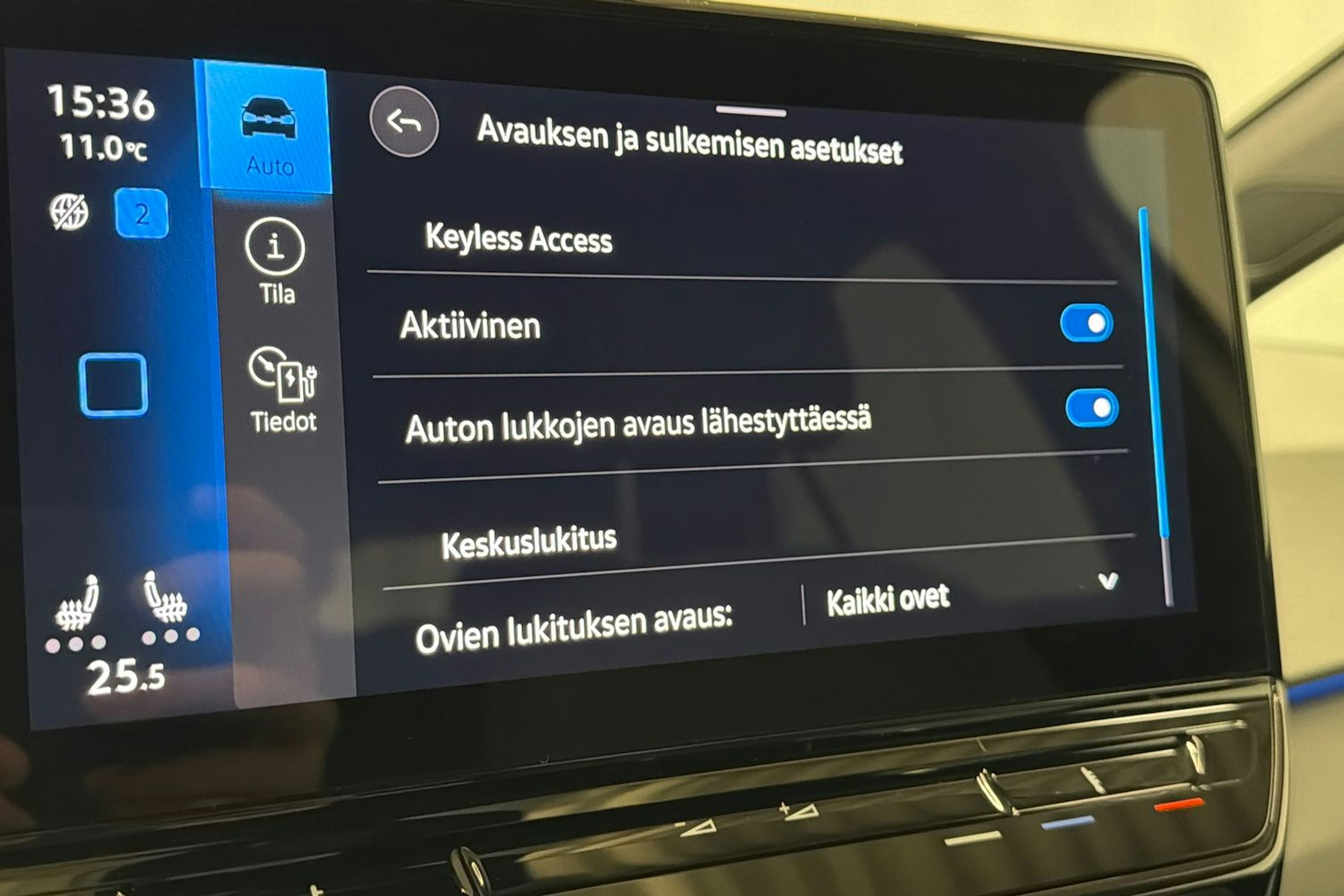 valkoinen Volkswagen ID.3 2021 kuva 18.