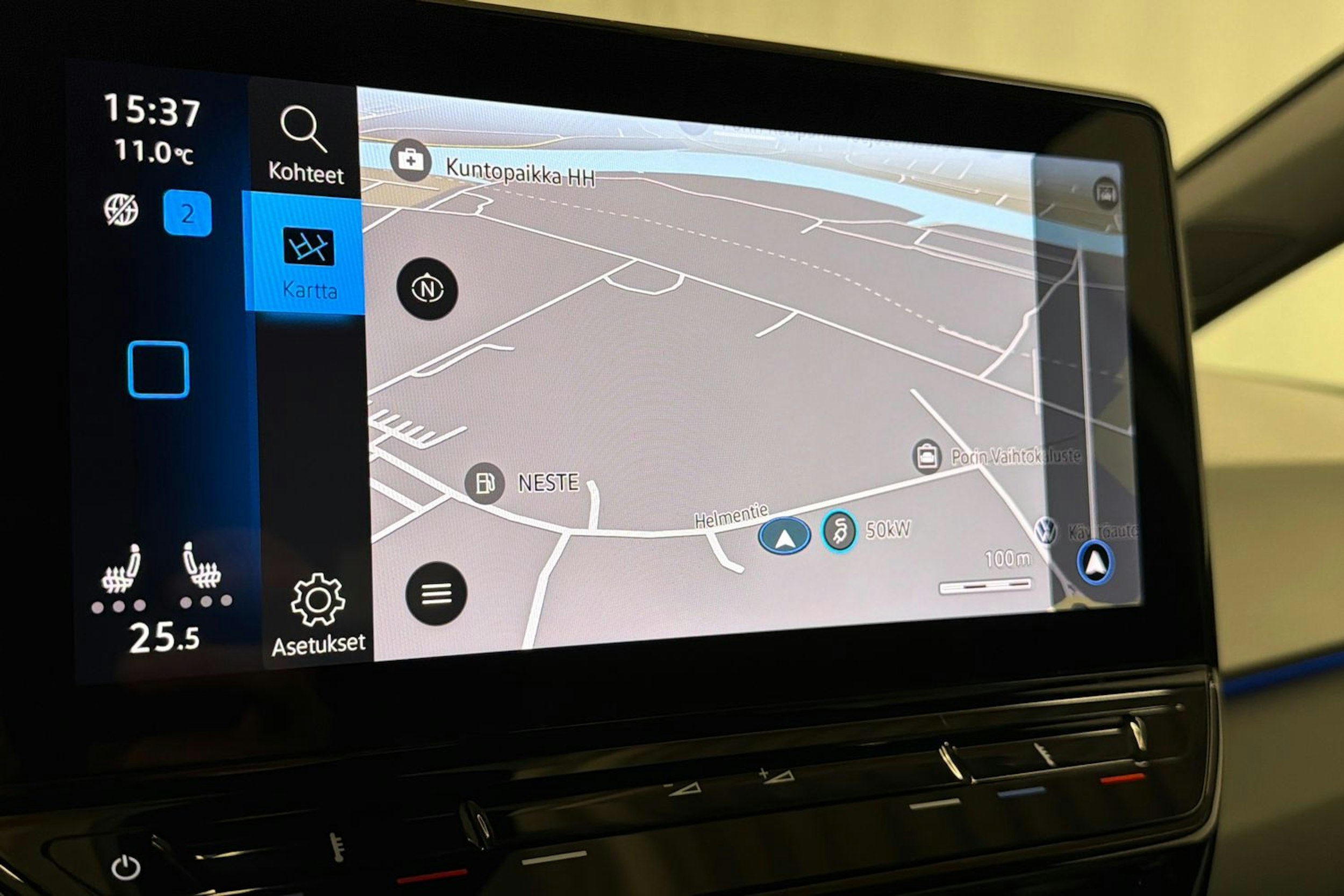 valkoinen Volkswagen ID.3 2021 kuva 19.