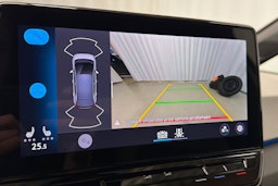 valkoinen Volkswagen ID.3 2021 kuva 24.