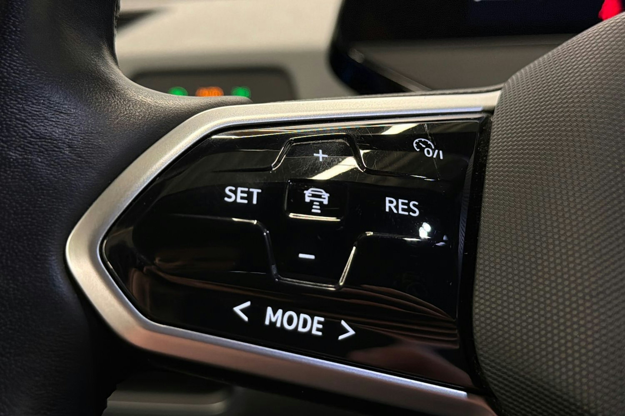 valkoinen Volkswagen ID.3 2021 kuva 28.