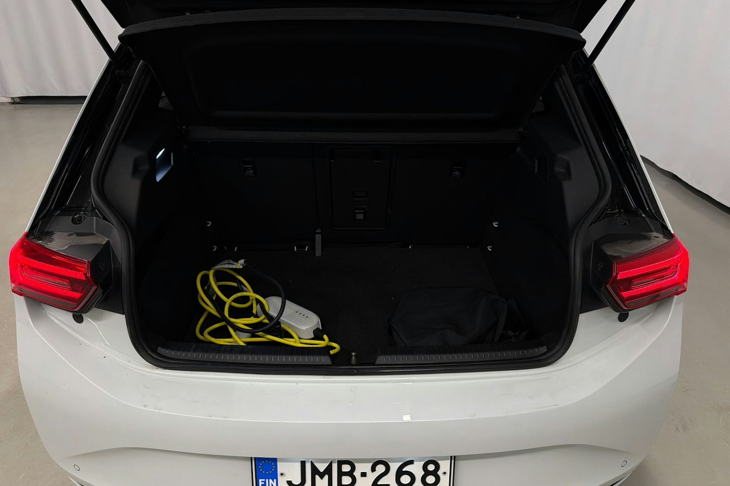 valkoinen Volkswagen ID.3 2021 kuva 29.