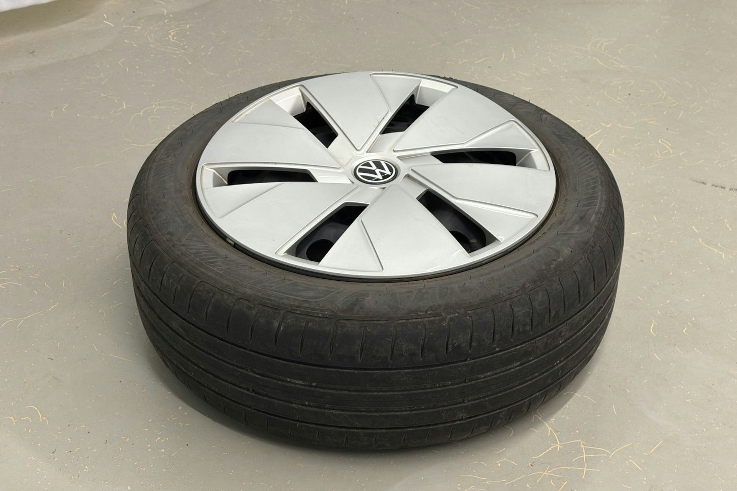 valkoinen Volkswagen ID.3 2021 kuva 30.