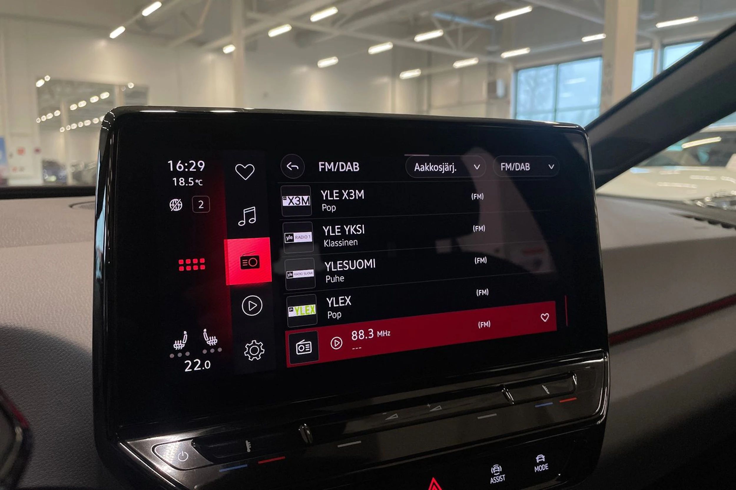 met. valkoinen Volkswagen ID.3 2021 kuva 15.