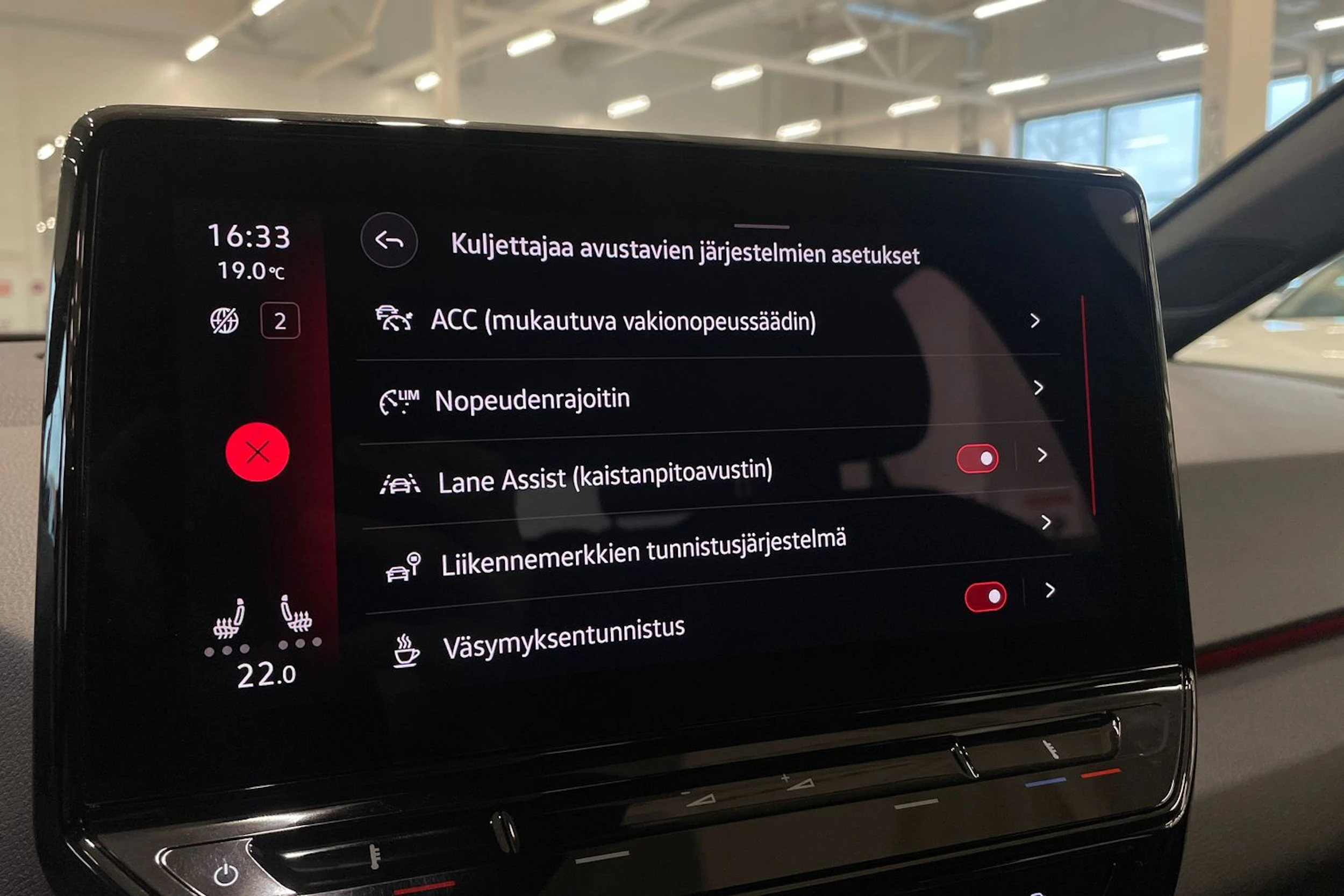 met. valkoinen Volkswagen ID.3 2021 kuva 18.