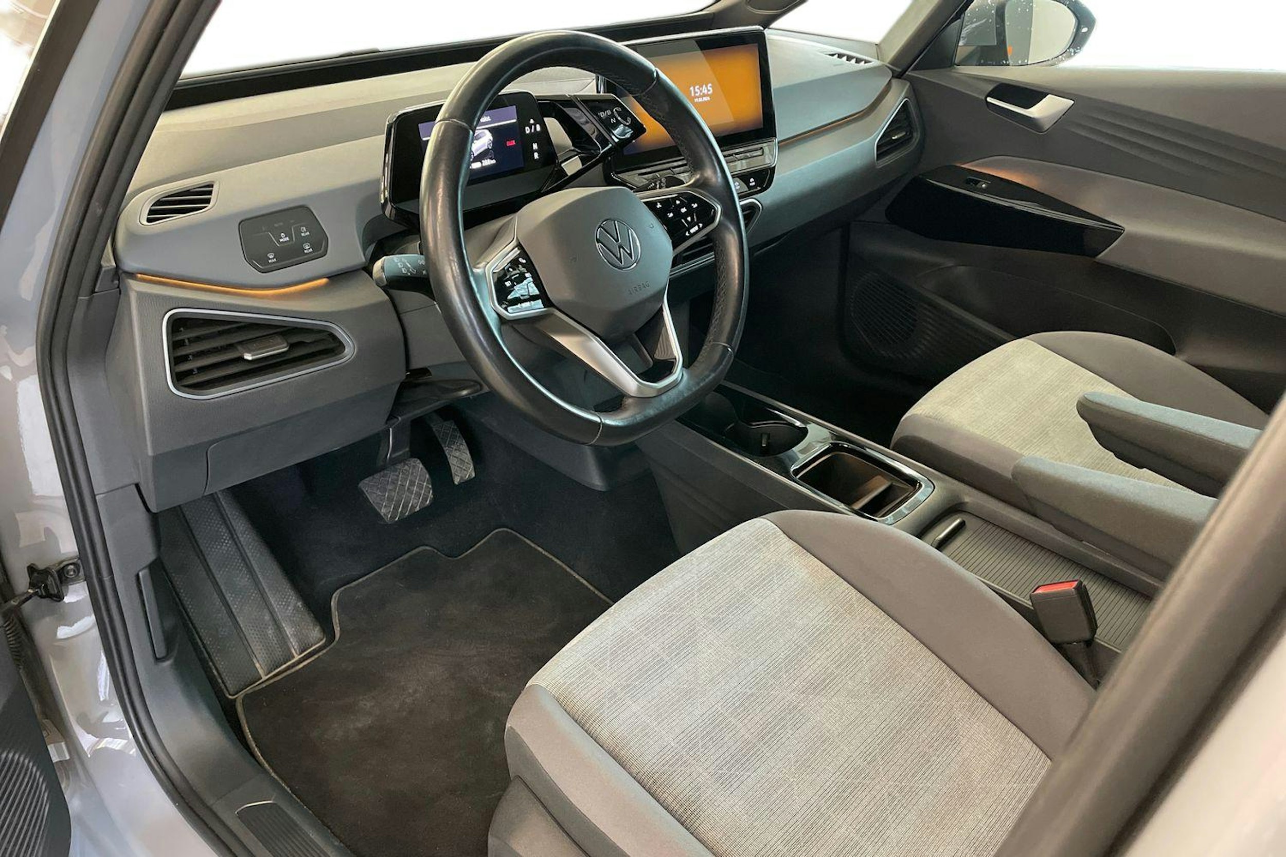Harmaa Volkswagen ID.3 2021 kuva 7.