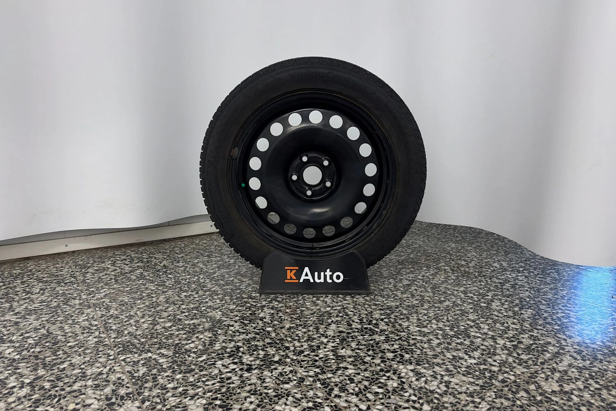 valkoinen Volkswagen ID.3 2021 kuva 10.