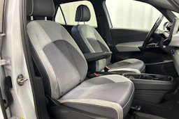 valkoinen Volkswagen ID.3 2021 kuva 11.