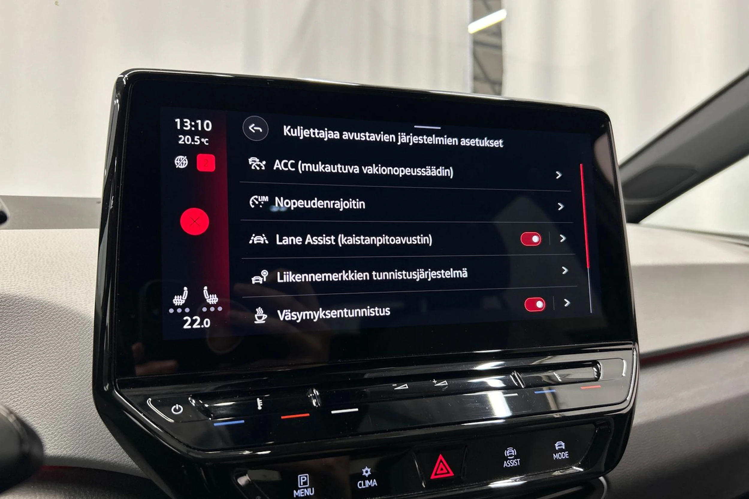 valkoinen Volkswagen ID.3 2021 kuva 19.
