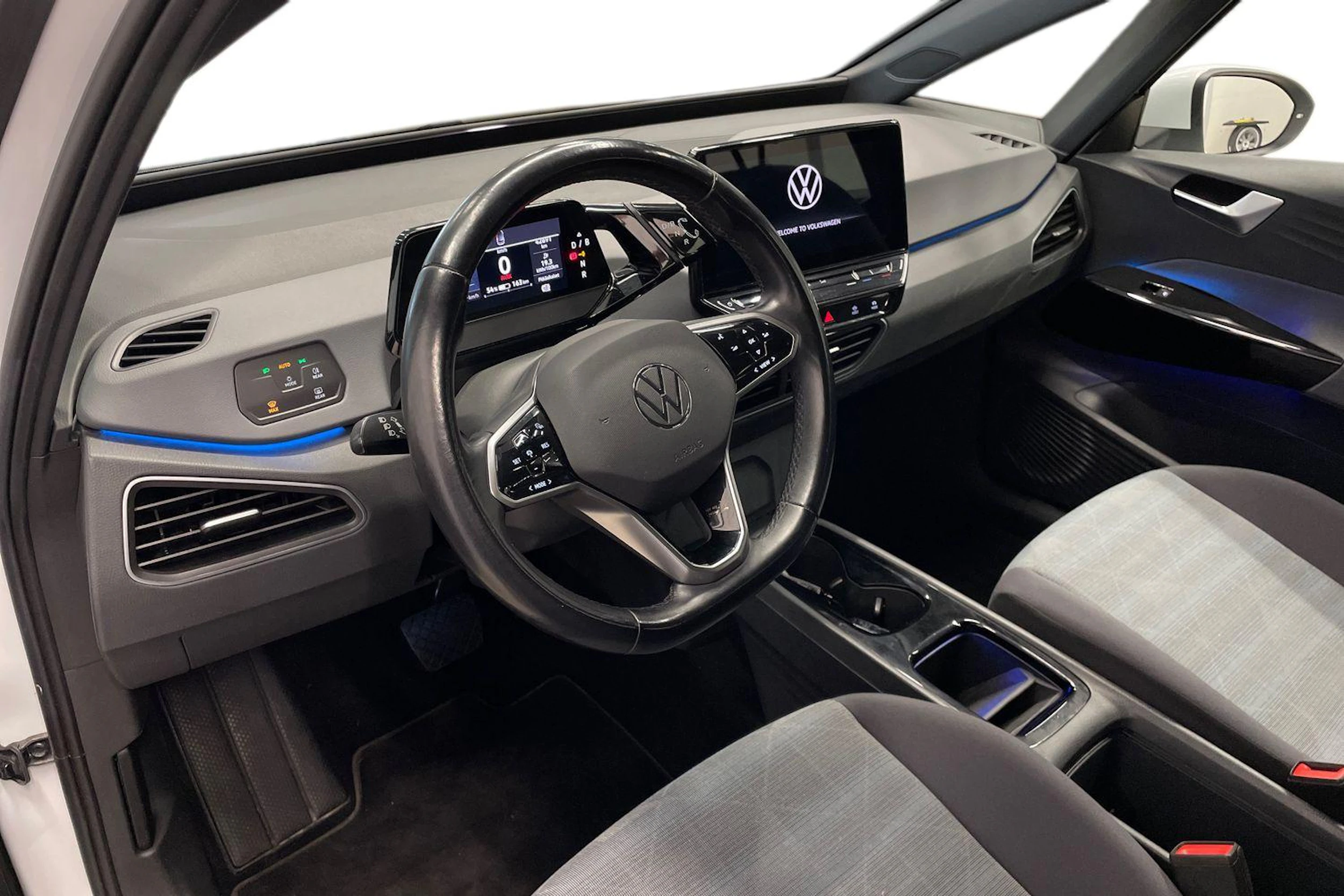 Valkoinen Volkswagen ID.3 2021 kuva 6.