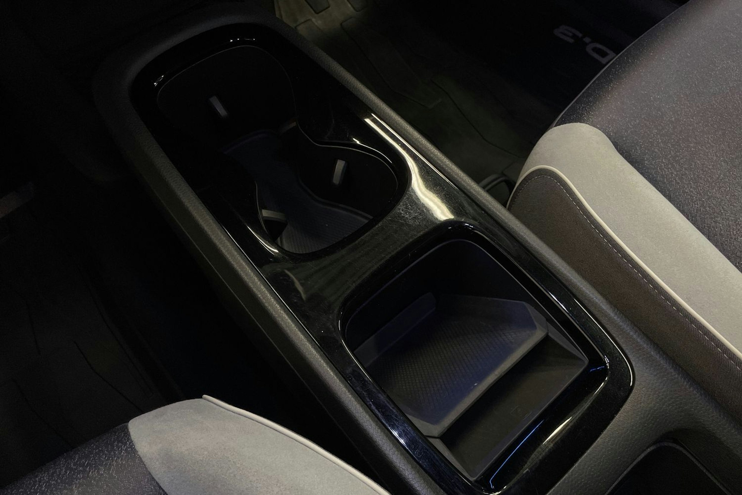 Harmaa Volkswagen ID.3 2021 kuva 18.