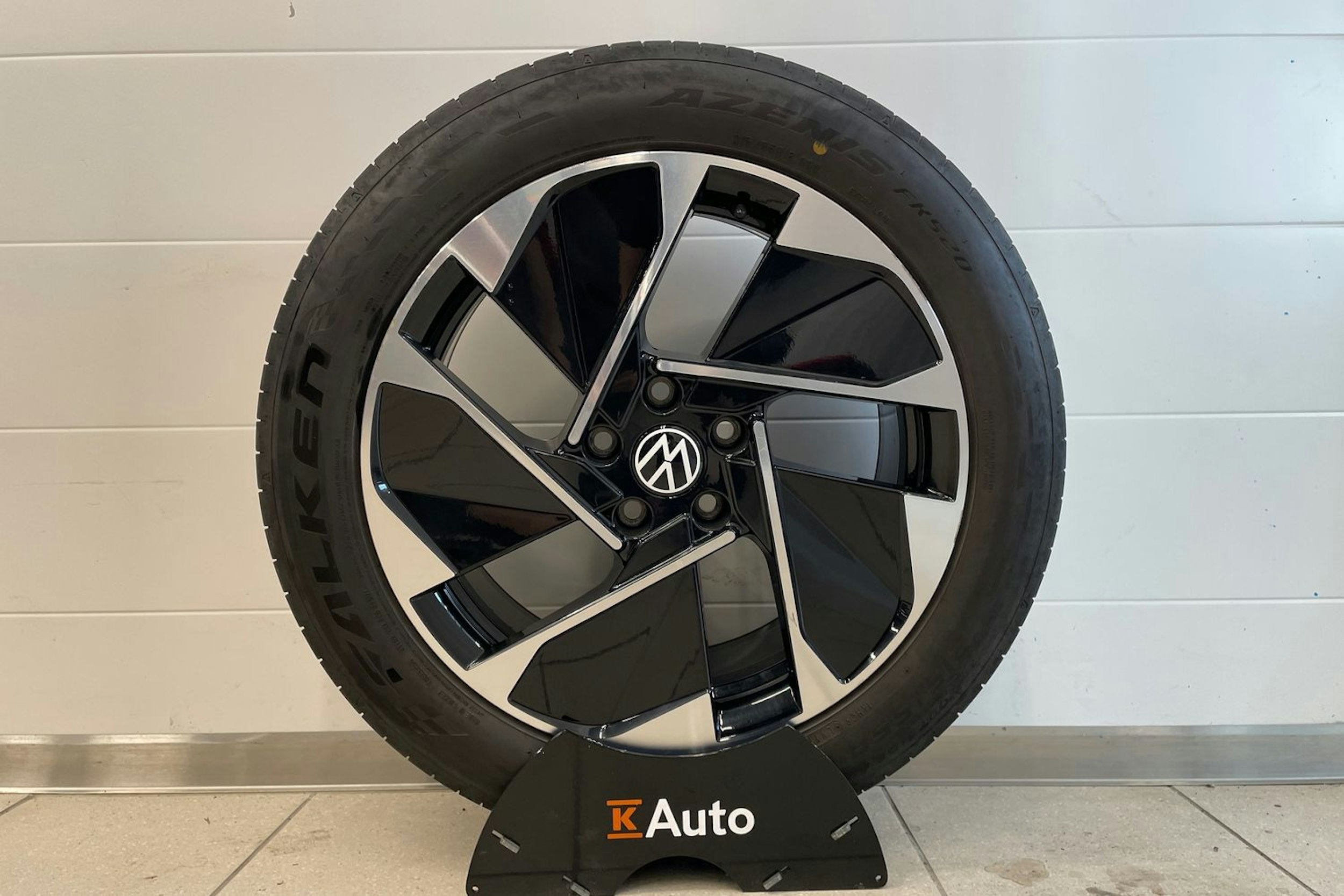 Harmaa Volkswagen ID.3 2021 kuva 23.