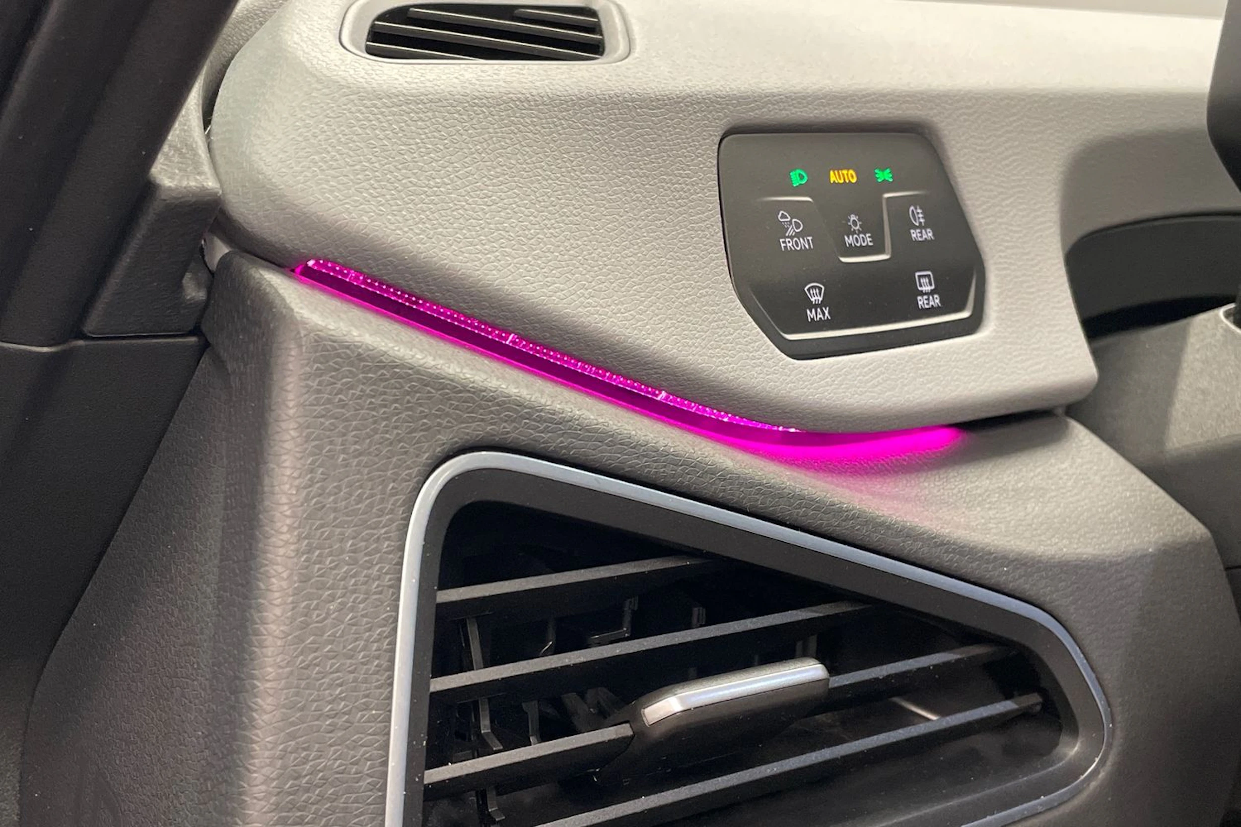 Harmaa Volkswagen ID.3 2021 kuva 27.