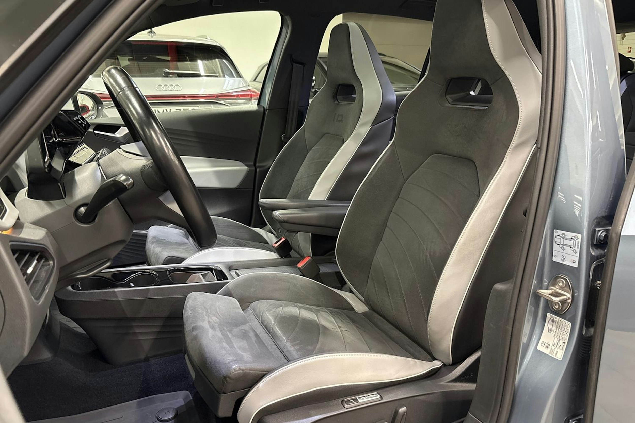 sininen Volkswagen ID.3 2021 kuva 14.