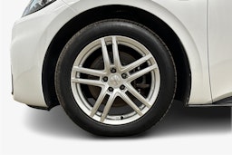 valkoinen Volkswagen ID.3 2022 kuva 11.