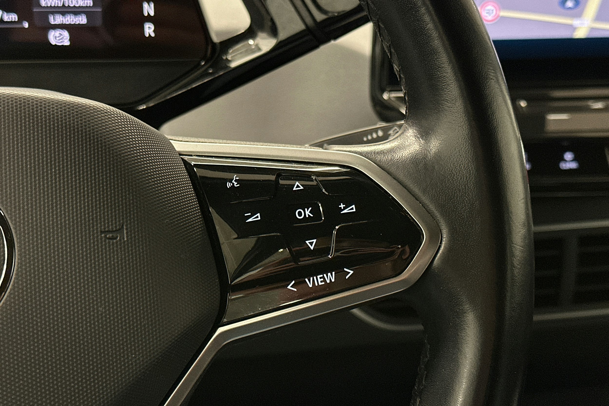 valkoinen Volkswagen ID.3 2022 kuva 18.