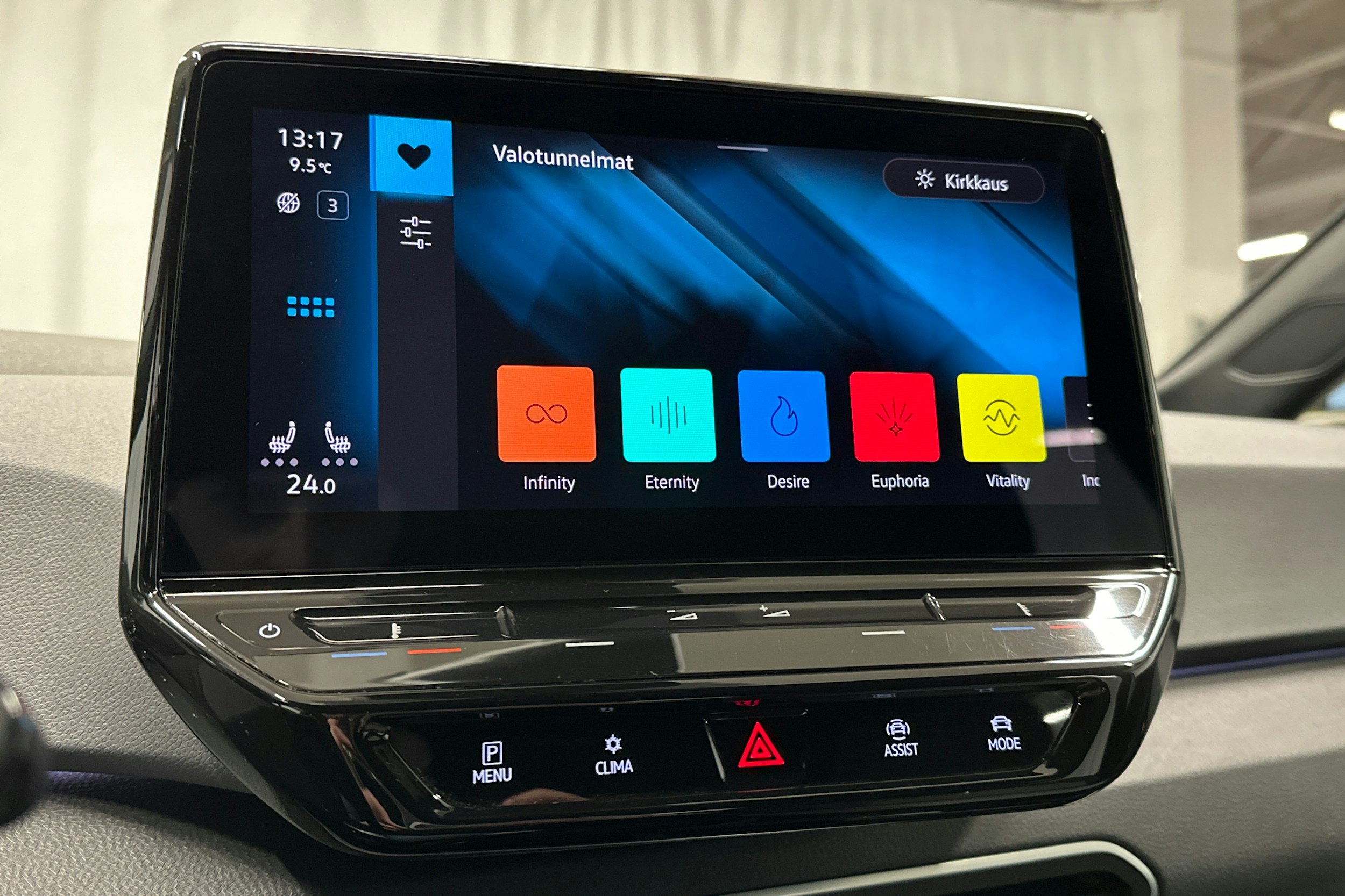 valkoinen Volkswagen ID.3 2022 kuva 22.