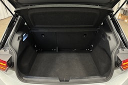 valkoinen Volkswagen ID.3 2022 kuva 11.