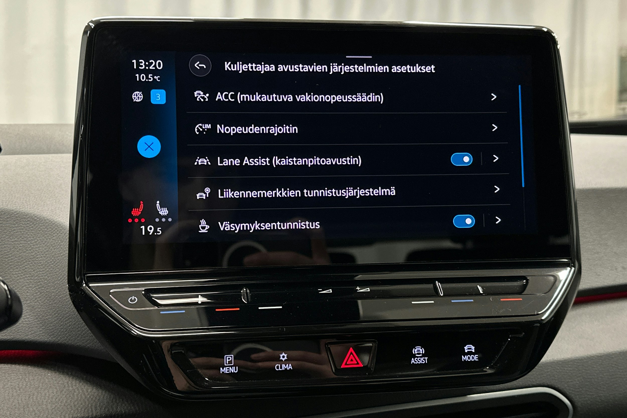 valkoinen Volkswagen ID.3 2022 kuva 21.