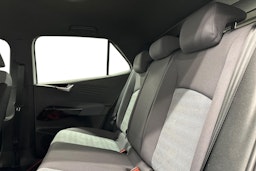 valkoinen Volkswagen ID.3 2022 kuva 10.