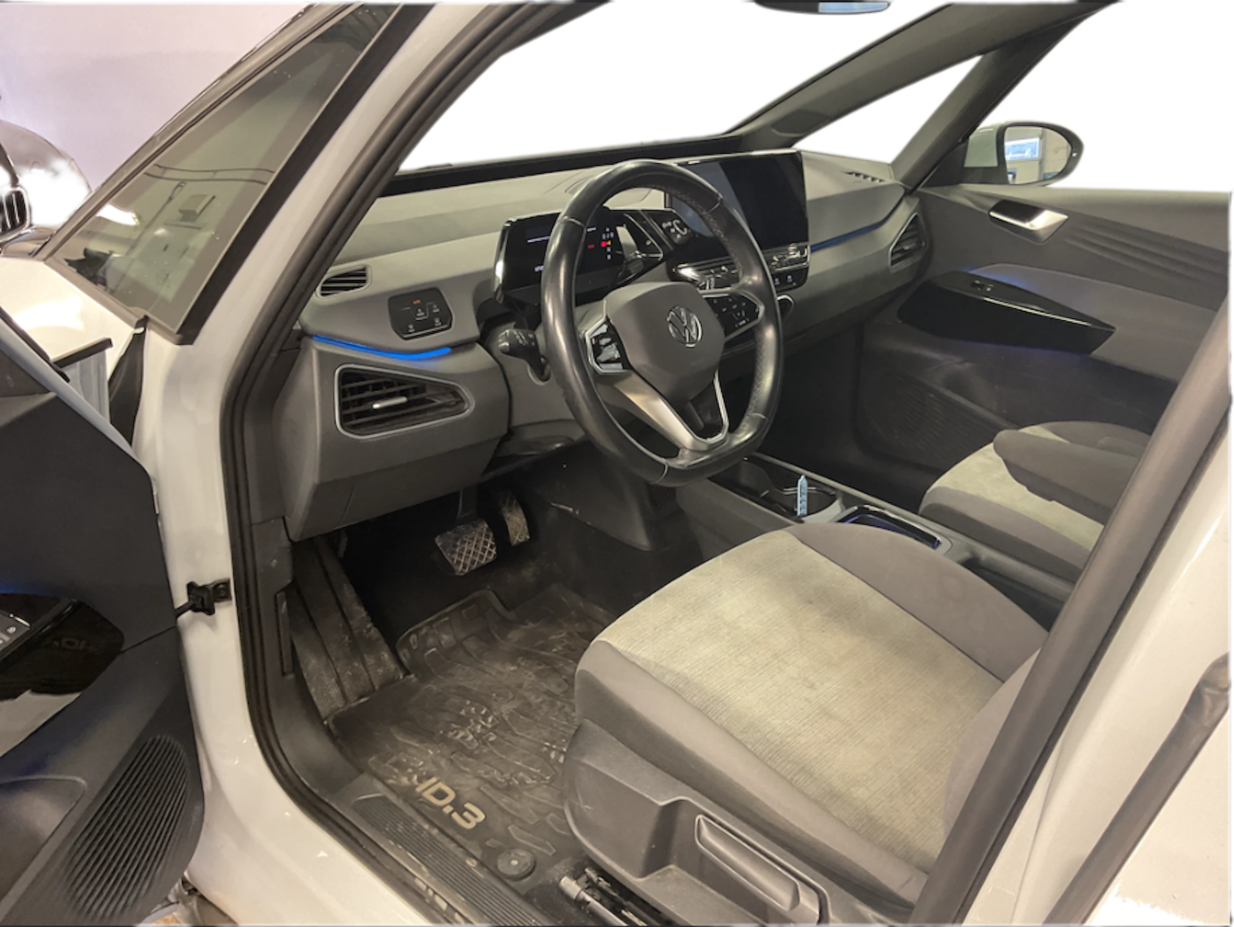 valkoinen Volkswagen ID.3 2022 kuva 4.