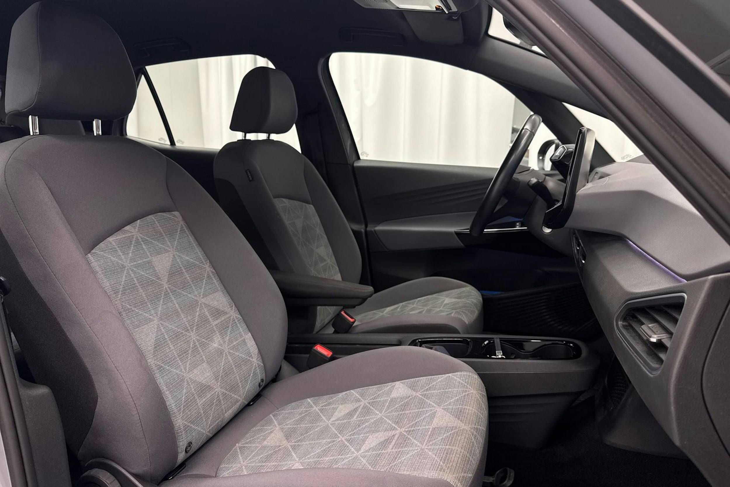 harmaa Volkswagen ID.3 2022 kuva 13.