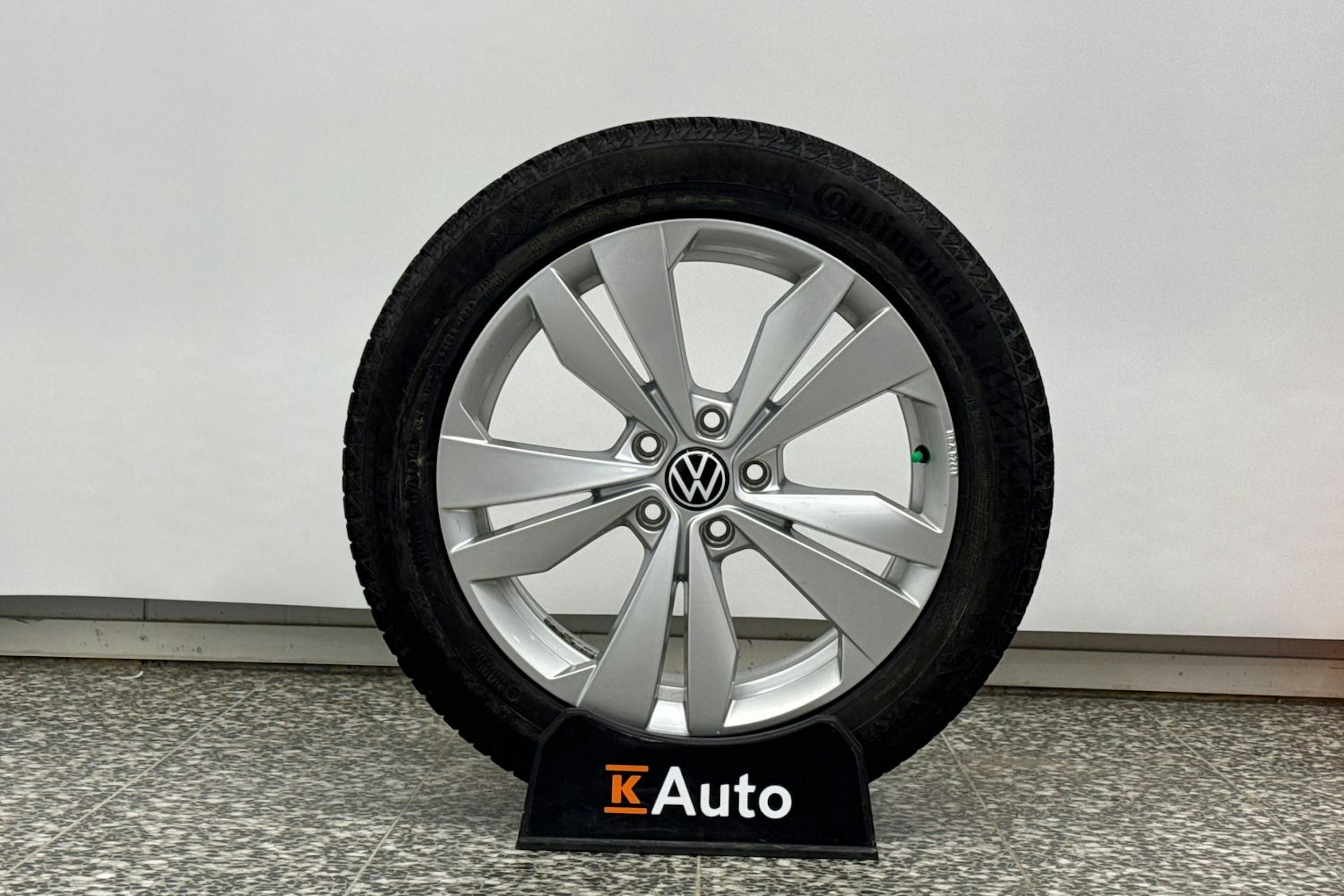 harmaa Volkswagen ID.3 2022 kuva 42.