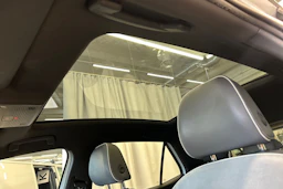 valkoinen Volkswagen ID.3 2022 kuva 22.