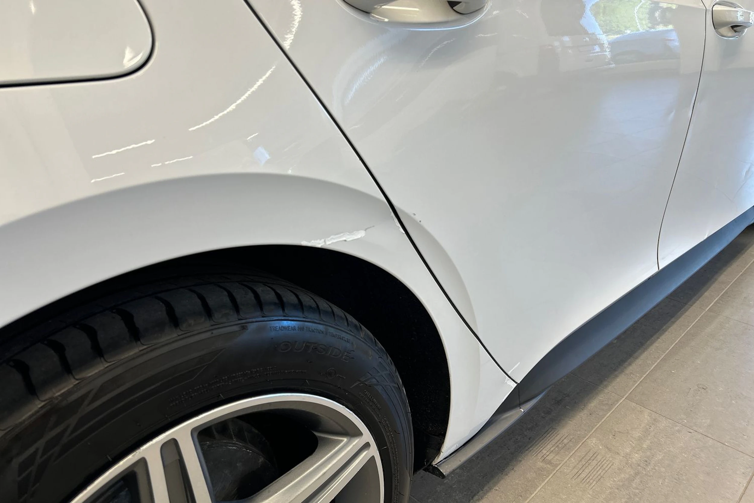 valkoinen Volkswagen ID.3 2022 kuva 26.
