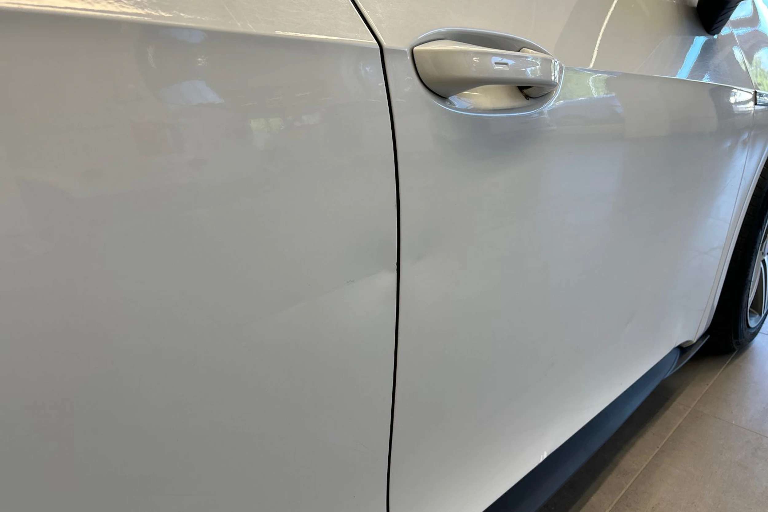 valkoinen Volkswagen ID.3 2022 kuva 28.