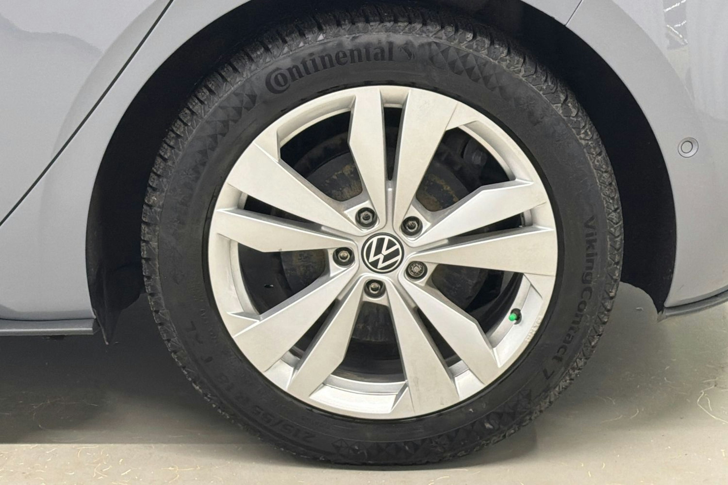 harmaa Volkswagen ID.3 2022 kuva 13.