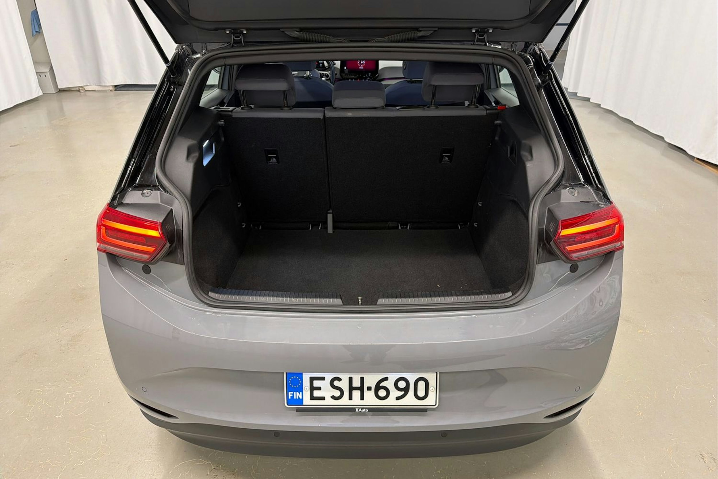 harmaa Volkswagen ID.3 2022 kuva 27.