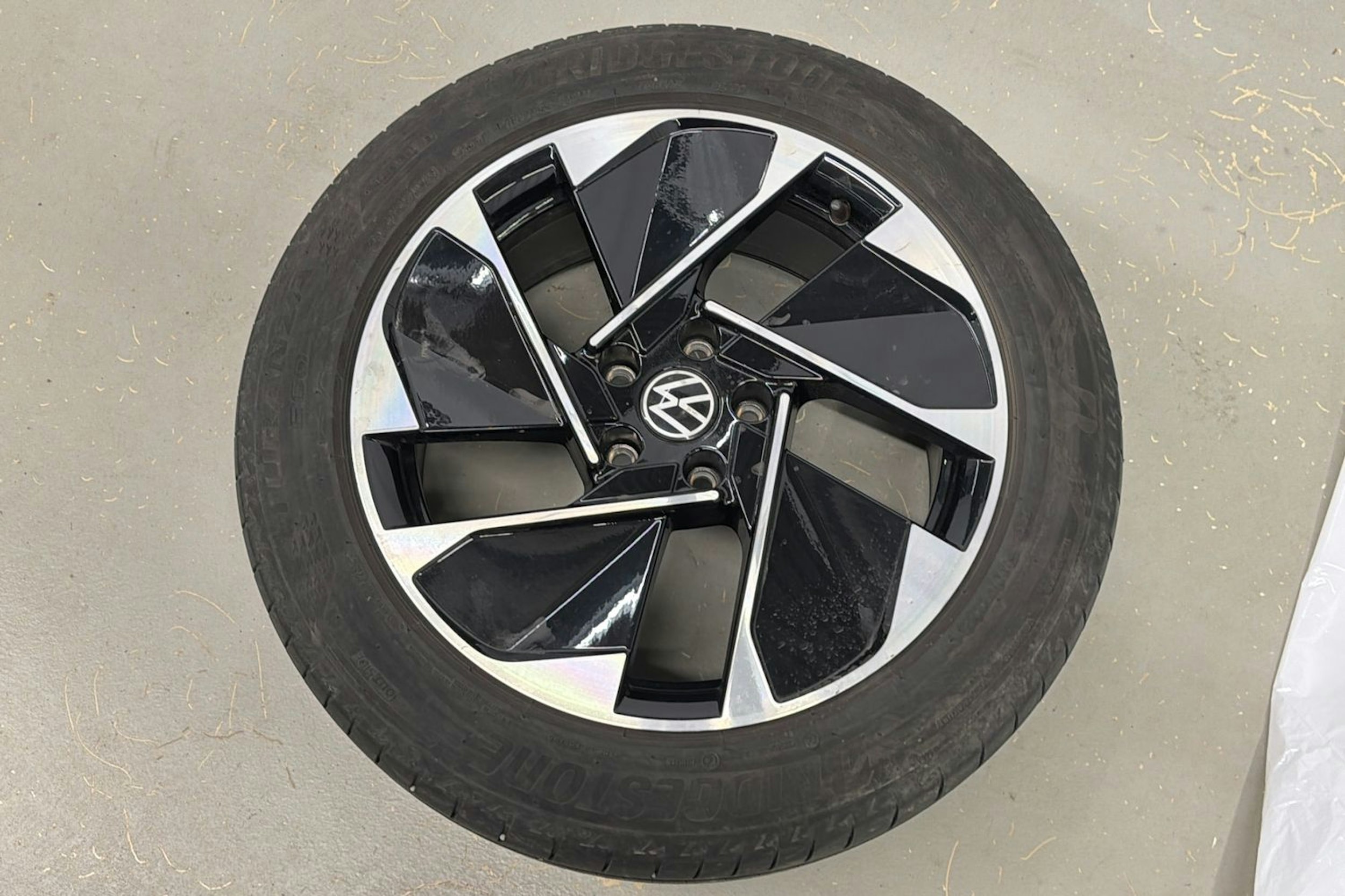 harmaa Volkswagen ID.3 2022 kuva 29.