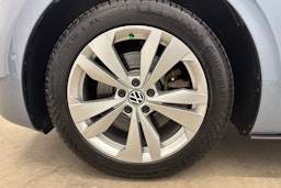 sininen Volkswagen ID.3 2022 kuva 11.