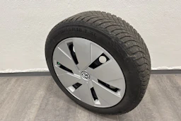 sininen Volkswagen ID.3 2022 kuva 10.