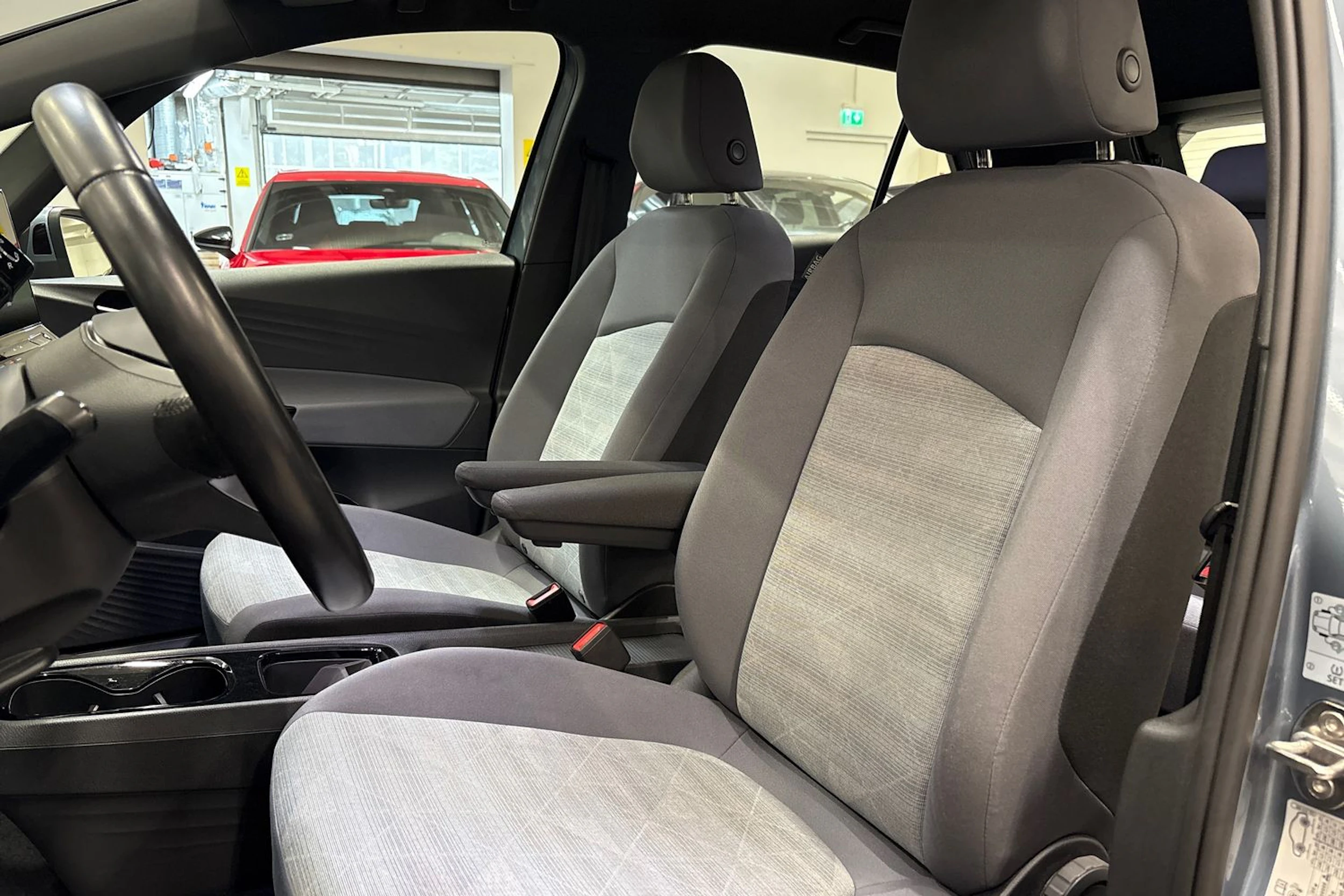 sininen Volkswagen ID.3 2022 kuva 11.