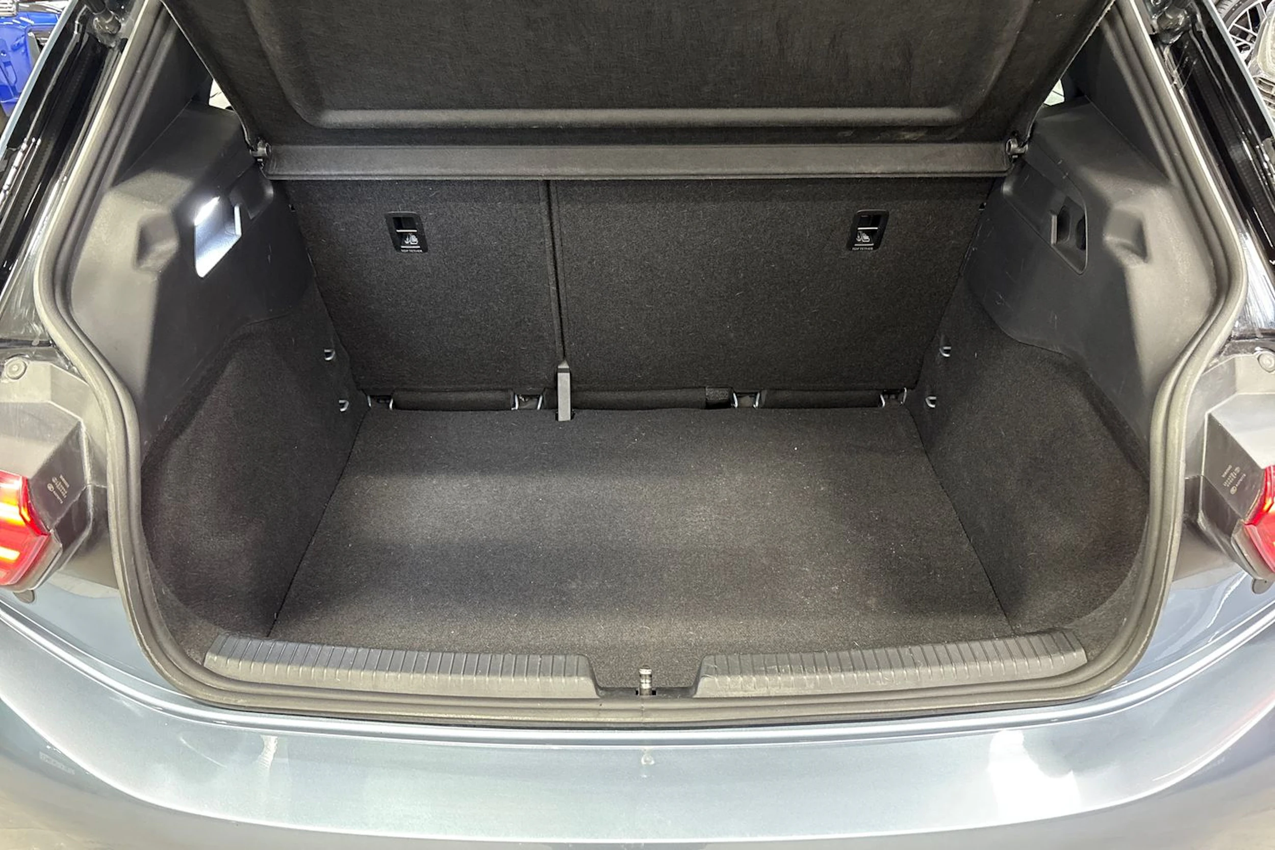 sininen Volkswagen ID.3 2022 kuva 14.