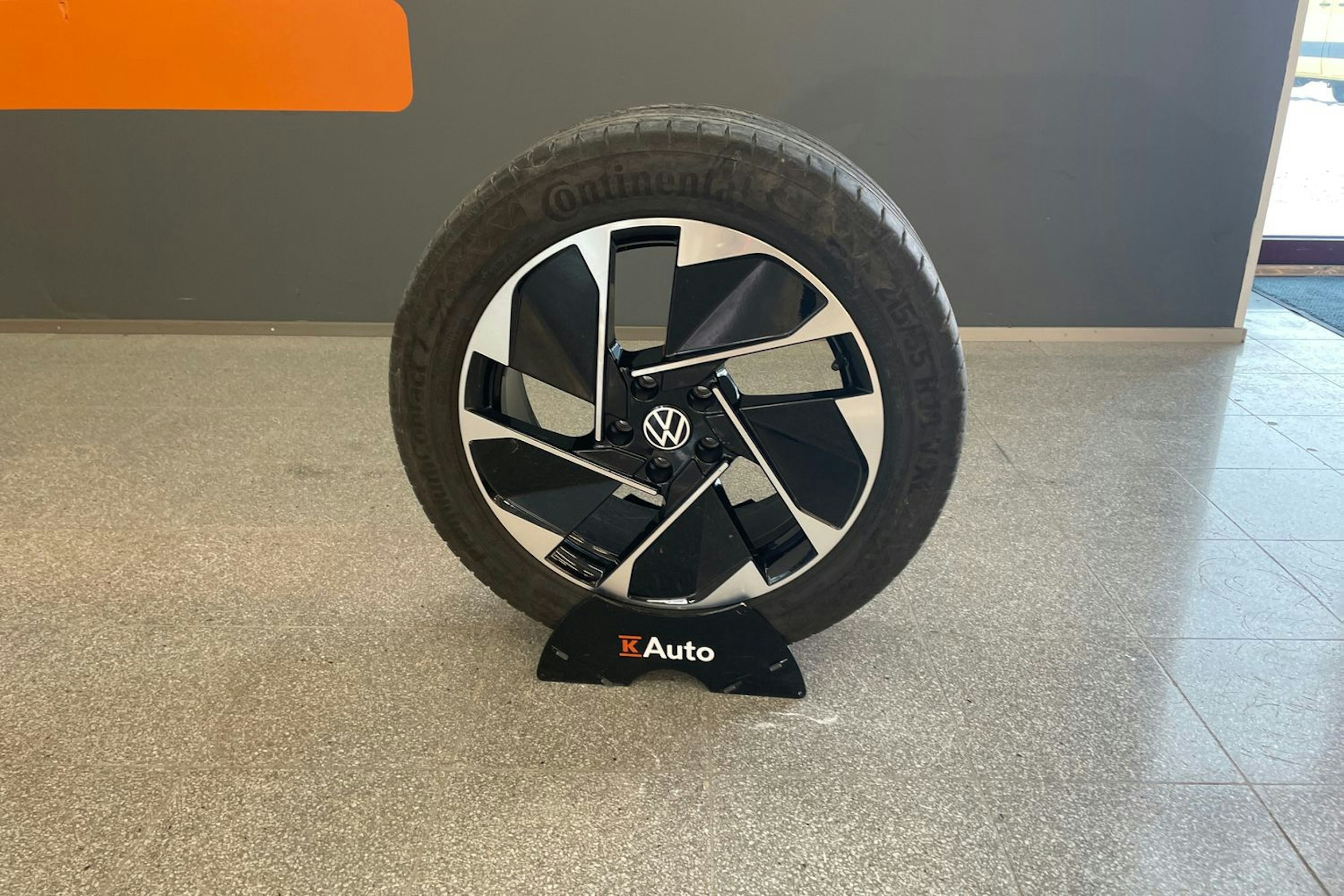 harmaa Volkswagen ID.3 2022 kuva 23.