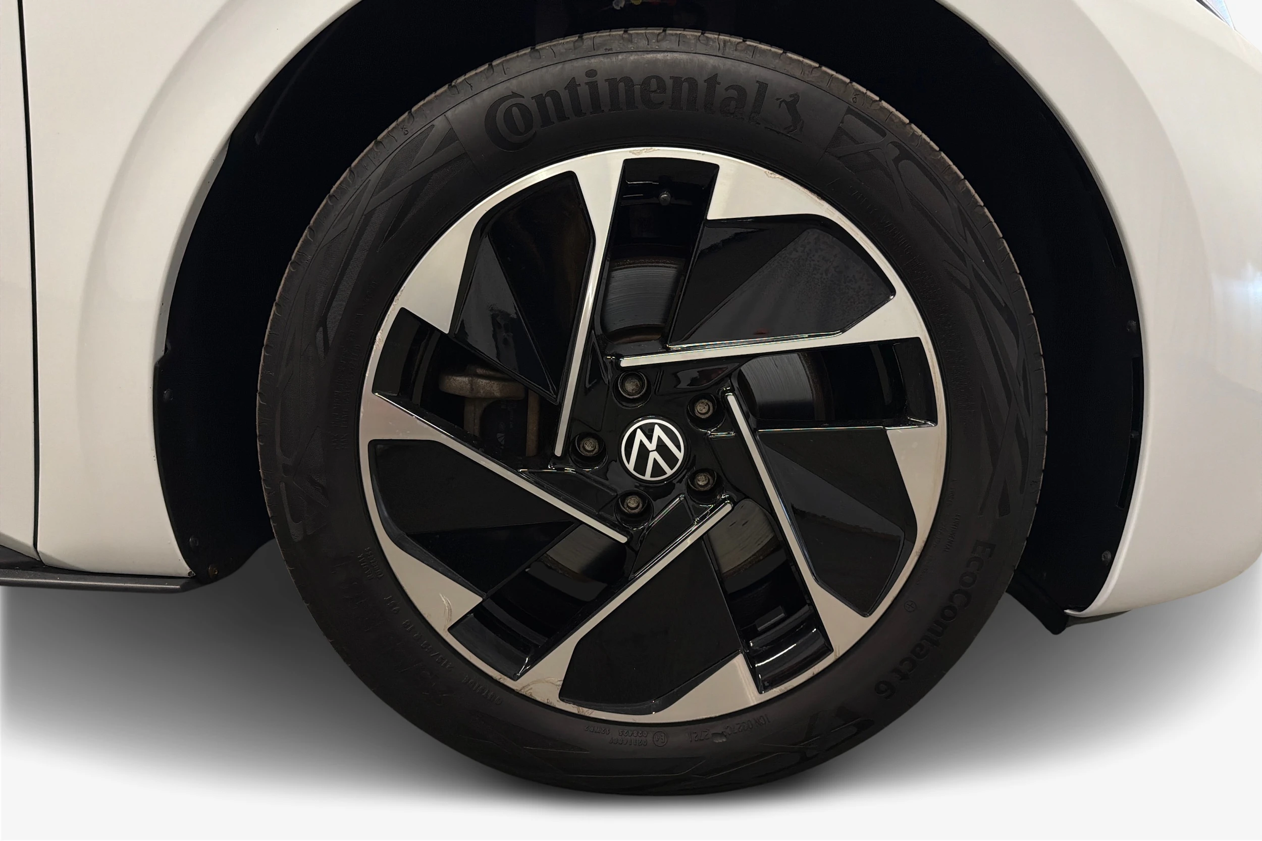 valkoinen Volkswagen ID.3 2022 kuva 12.