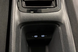 valkoinen Volkswagen ID.3 2022 kuva 38.