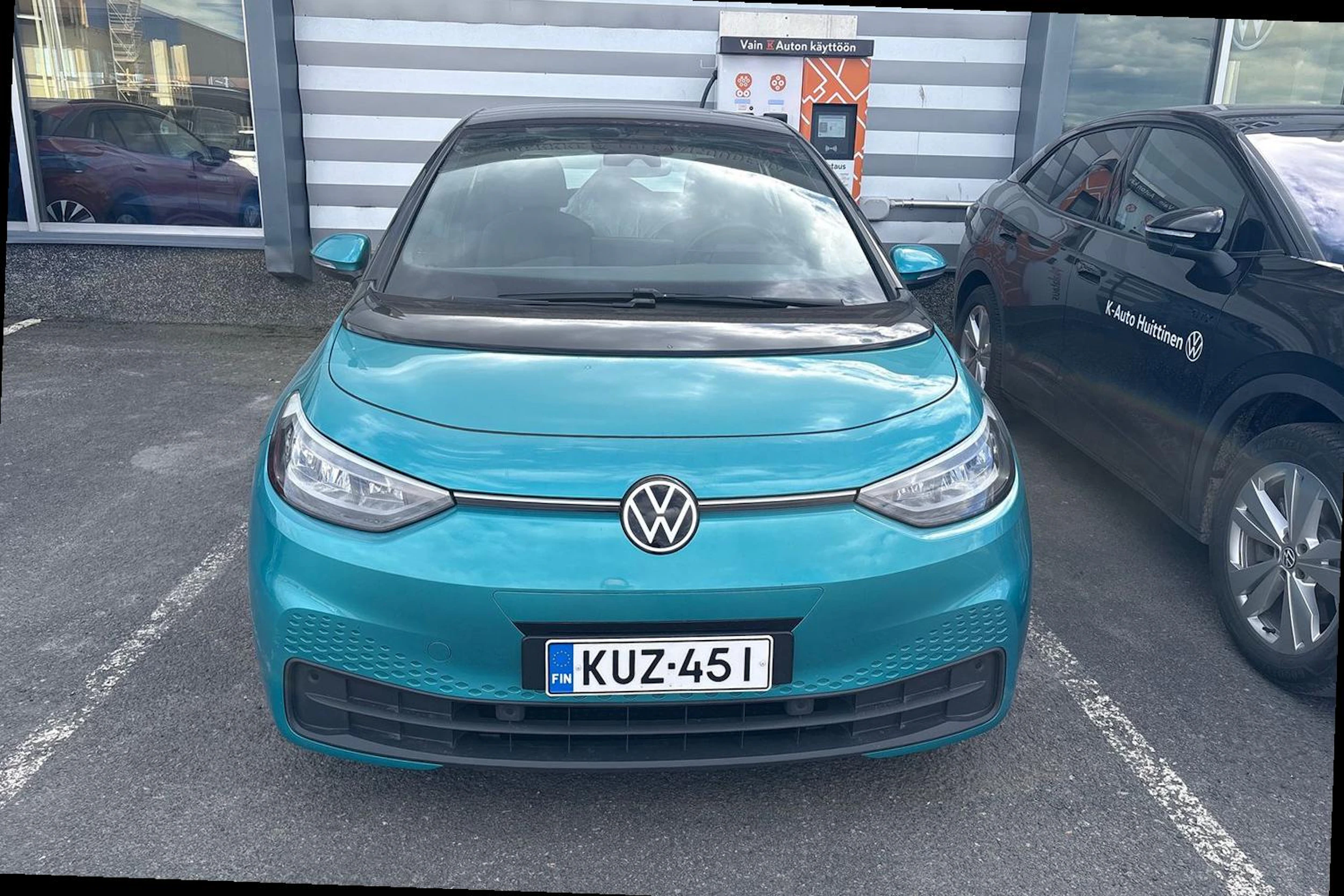 Sininen Volkswagen ID.3 2022 kuva 3.