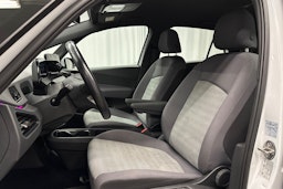 valkoinen Volkswagen ID.3 2022 kuva 15.