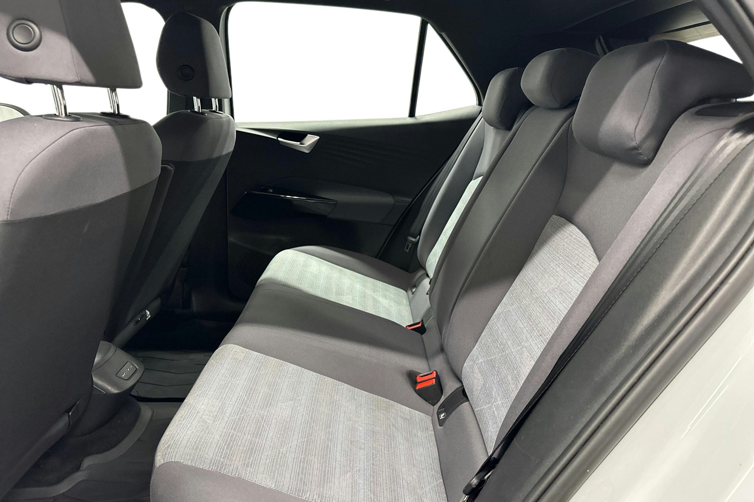 valkoinen Volkswagen ID.3 2022 kuva 10.