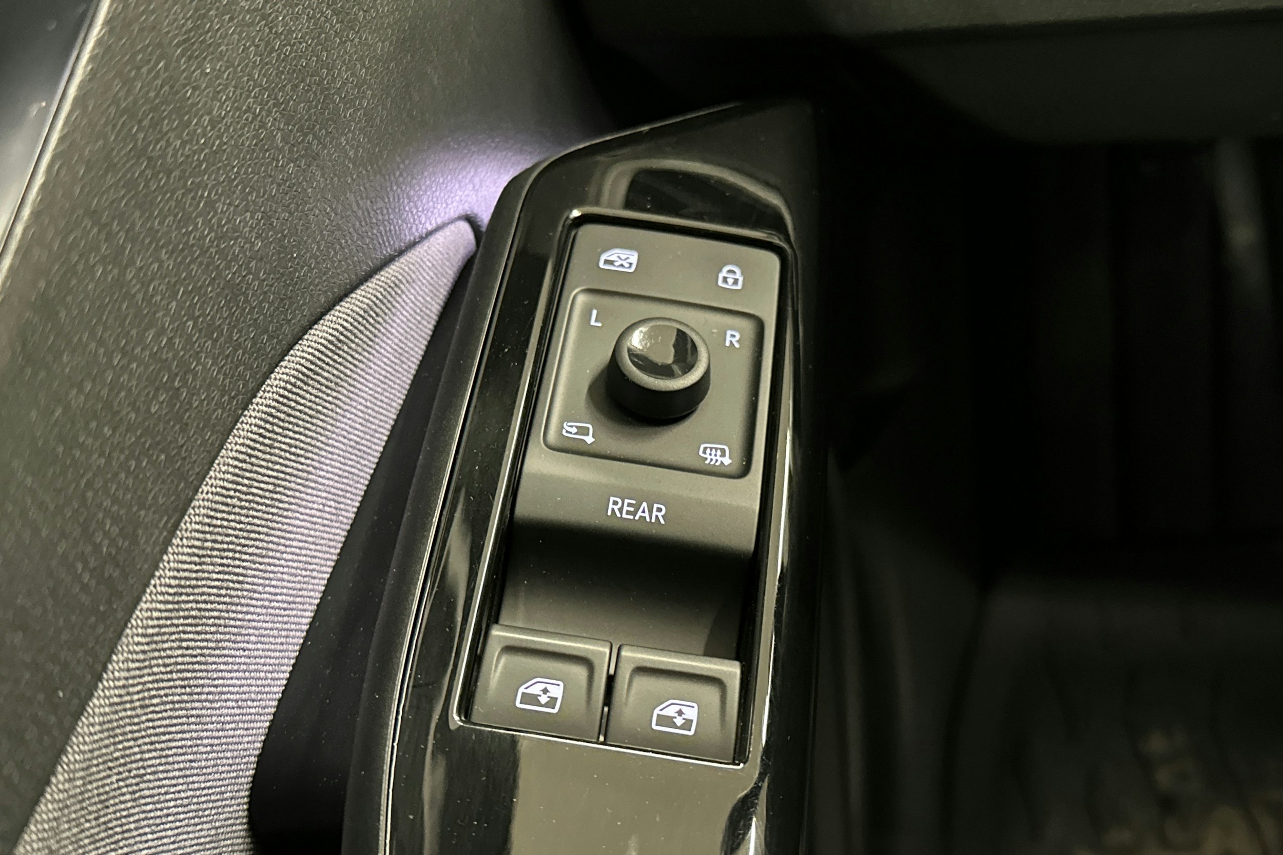 valkoinen Volkswagen ID.3 2022 kuva 17.