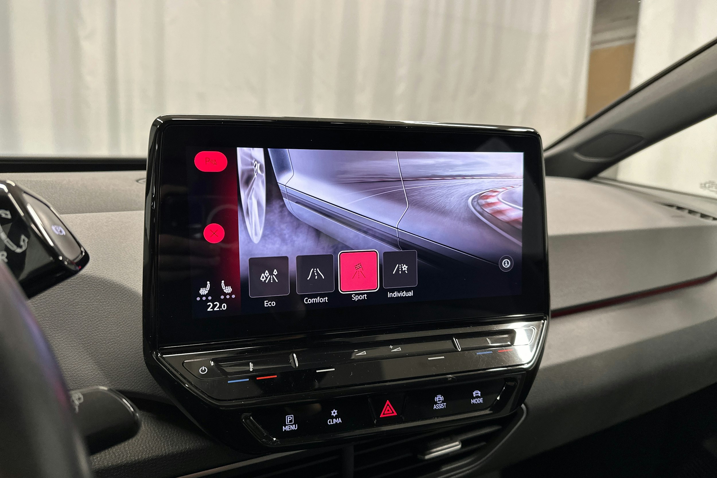 valkoinen Volkswagen ID.3 2022 kuva 20.