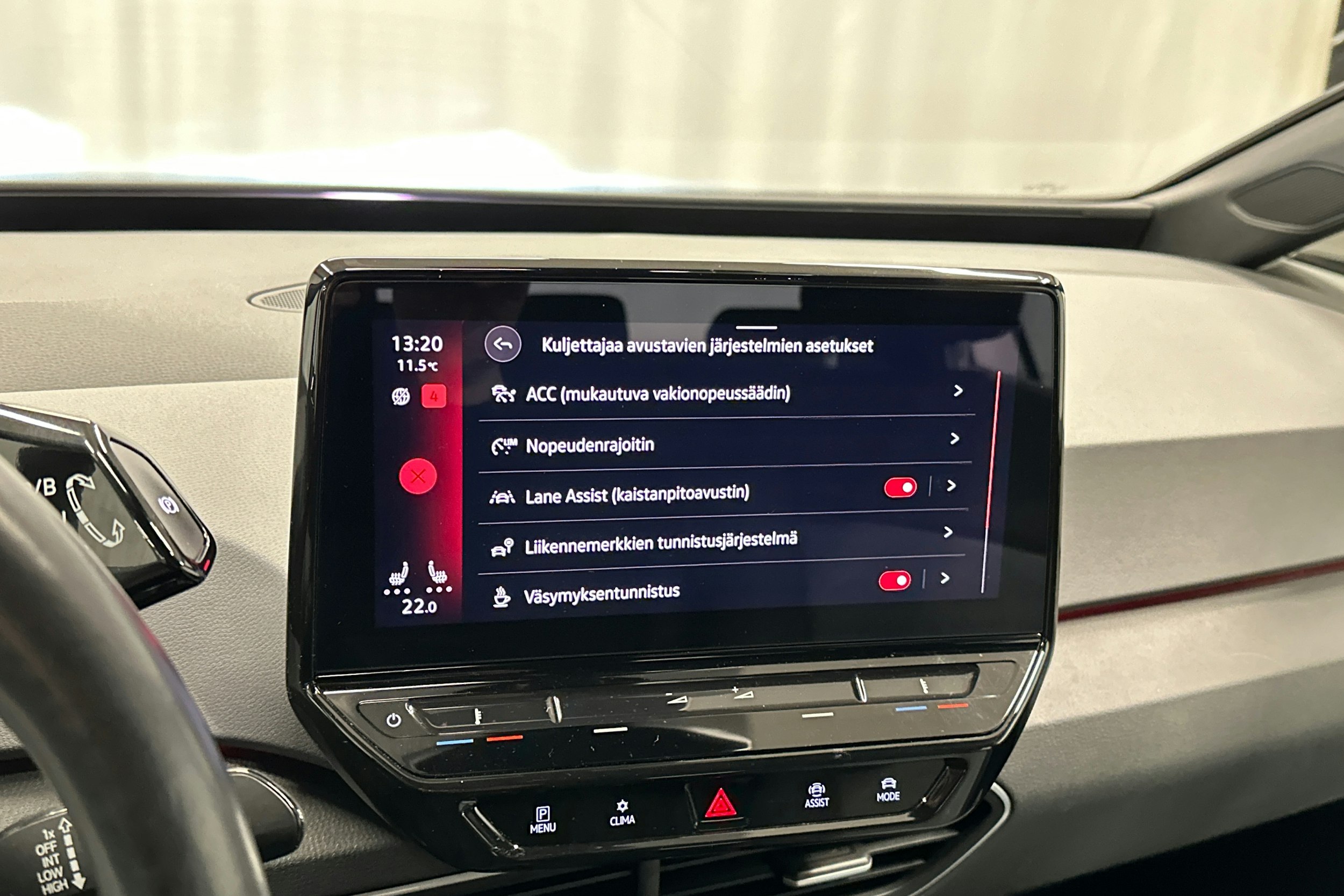 valkoinen Volkswagen ID.3 2022 kuva 24.