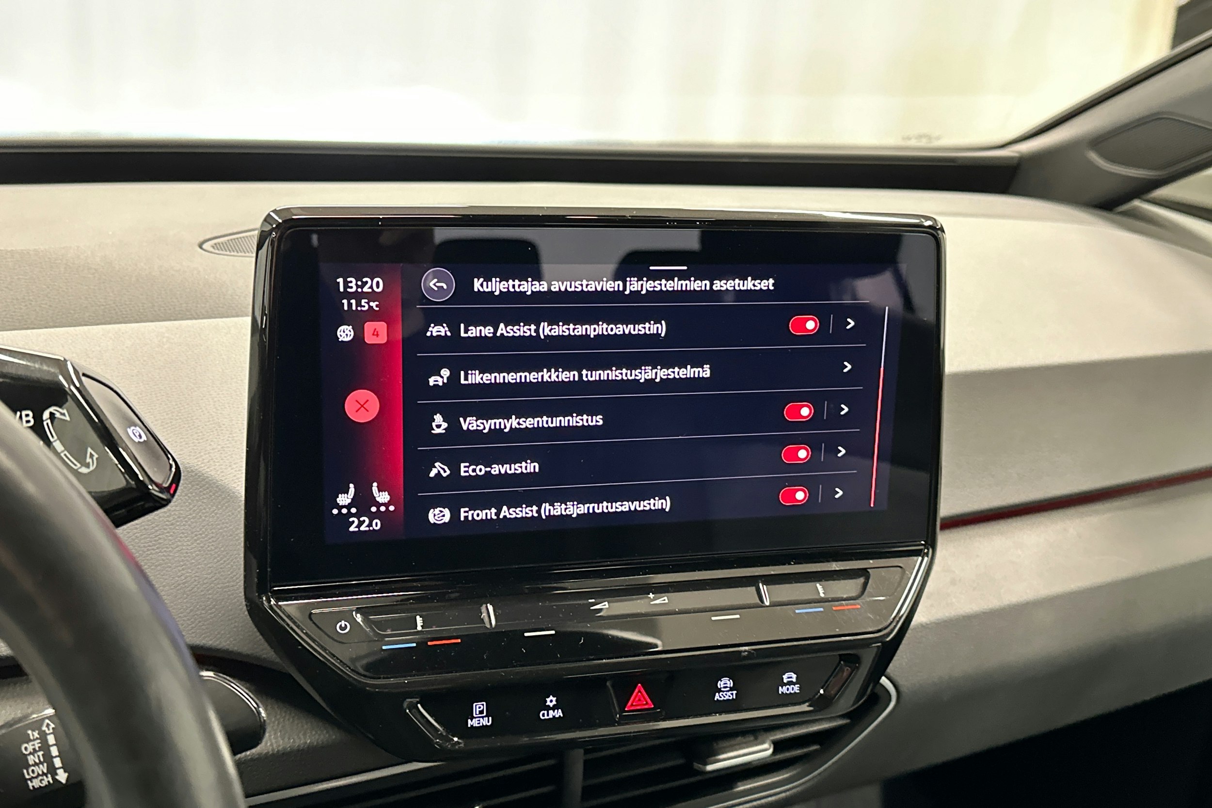 valkoinen Volkswagen ID.3 2022 kuva 25.