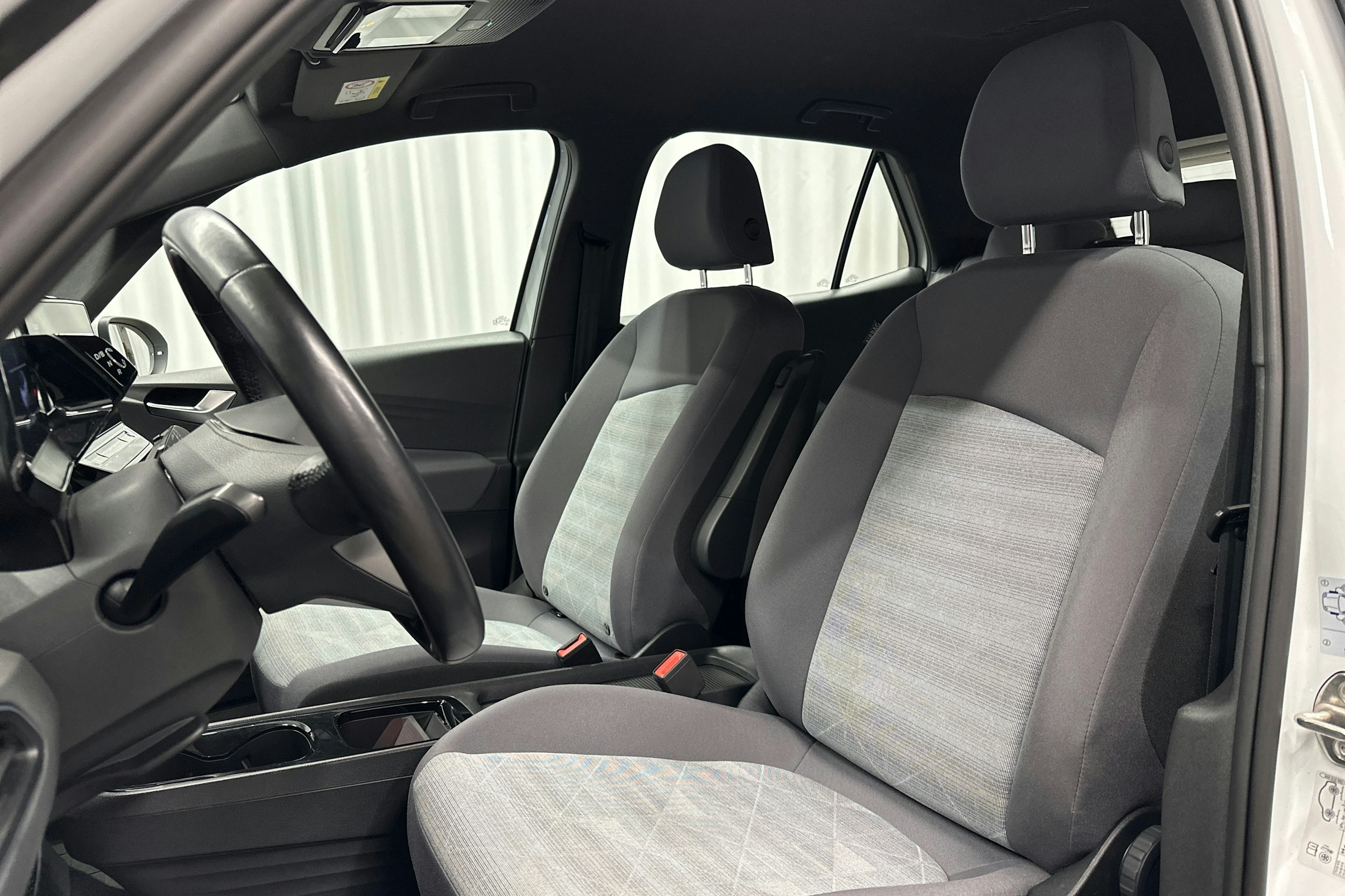 valkoinen Volkswagen ID.3 2022 kuva 27.