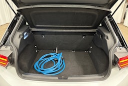 valkoinen Volkswagen ID.3 2022 kuva 28.